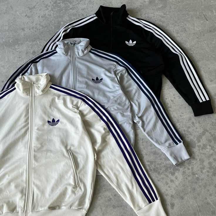 <p><strong>Jackets</strong></p>