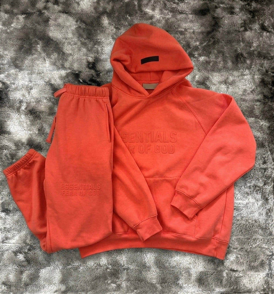 Essen Trainingsanzug ￼